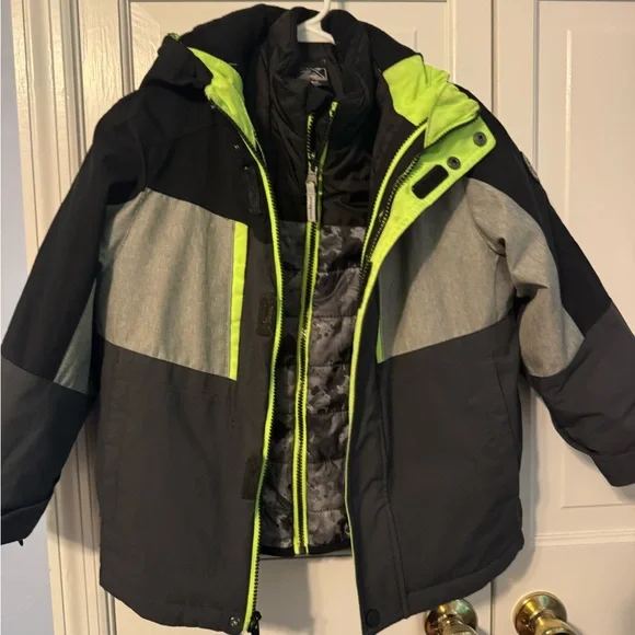 ZeroXposur 3-in-1 Boys Winter Jacket - Size Small (6/7) Black Grey Neon LIKE NEW - Picture 2 of 15